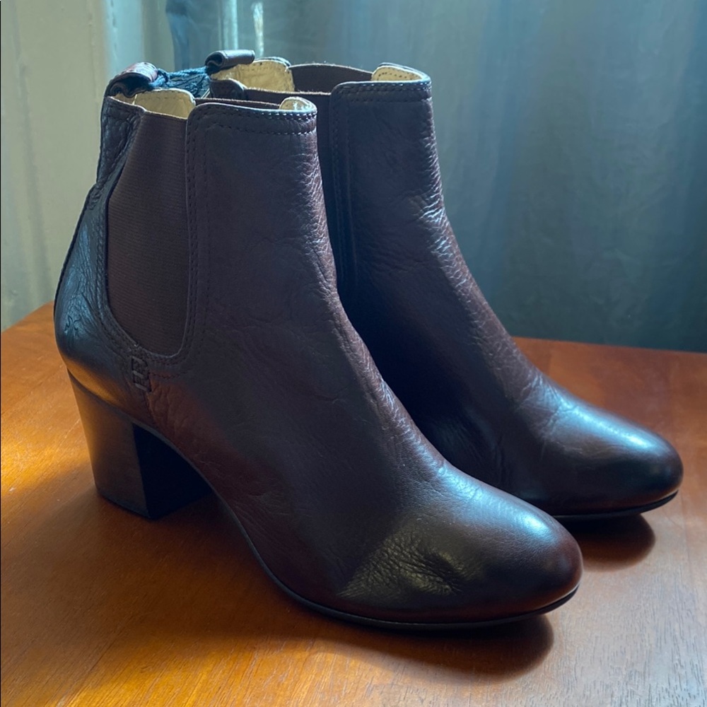 Frye Stella Chelsea Short Dark Brown Leather Ankle Booties Heeled Boots 9M - Picture 8 of 14